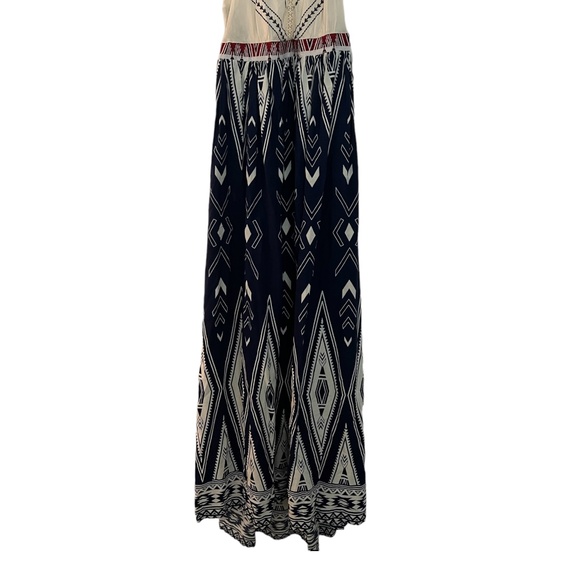 Chelsea and Violet Maxi Dress - Picture 2 of 4